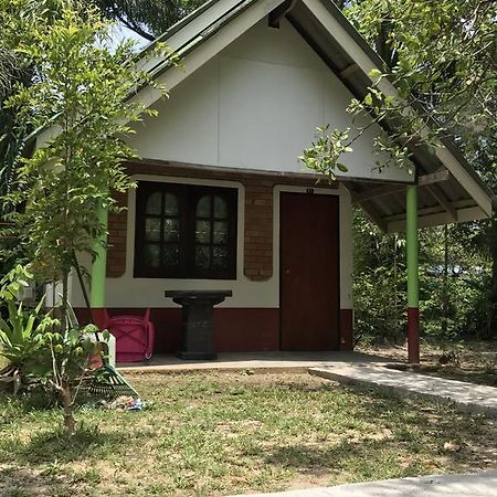 Hotel Cashew nut Bungalows Ao Nang Exterior foto